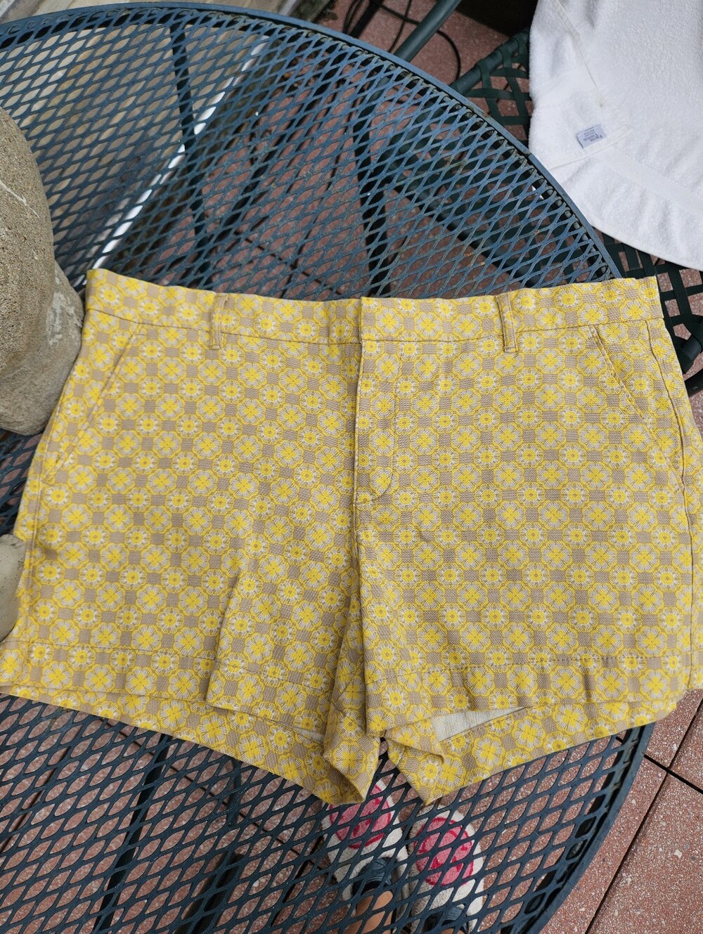 Joe Fresh Women's Ywllow Geometric Print Shorts - Size 12